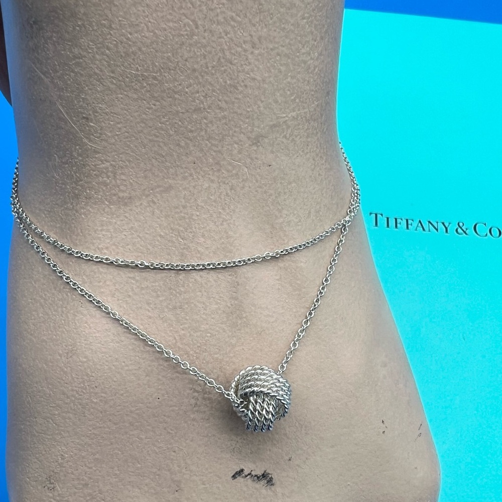 🔴Authentic TIFFANY & CO VINTAGE Sterling Silver Twisted Knot Pendent Necklace🔴
